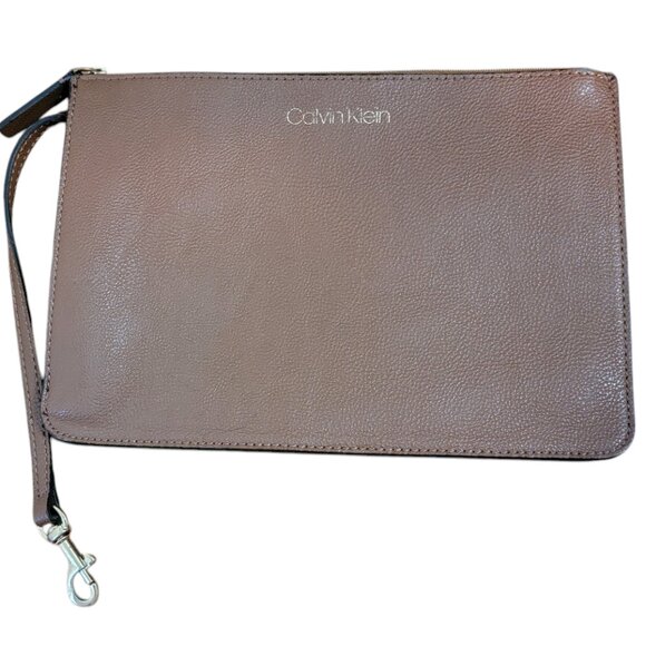 Calvin Klein Large Brown WRISTLET Wallet Clutch  Pebbled Leatherette - Picture 1 of 9